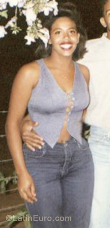 Date this delightful Brazil girl Sheila from Valparaiso BR8182