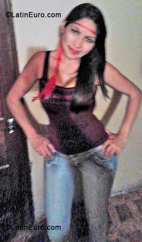 Date this hard body Colombia girl Milena from Bogota CO14386