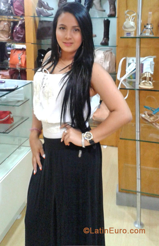 Date this charming Colombia girl Isabel j from Medellin CO14391