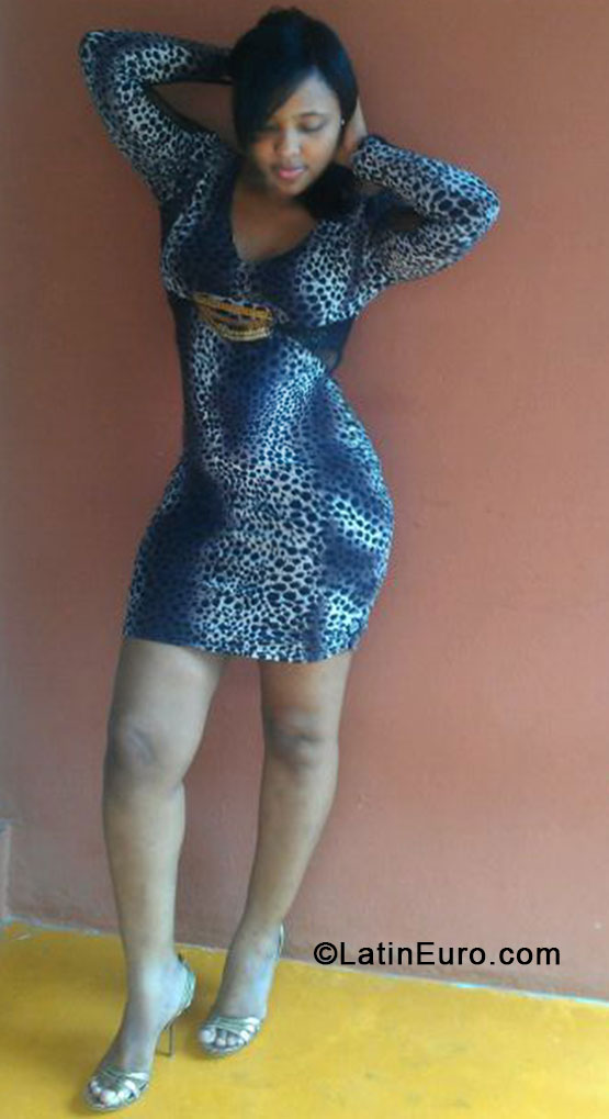 Date this attractive Dominican Republic girl Pilar from Santiago DO17678
