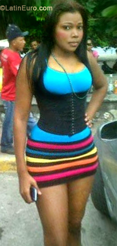 Date this fun Dominican Republic girl Esmeralda from Santo Domingo DO17684