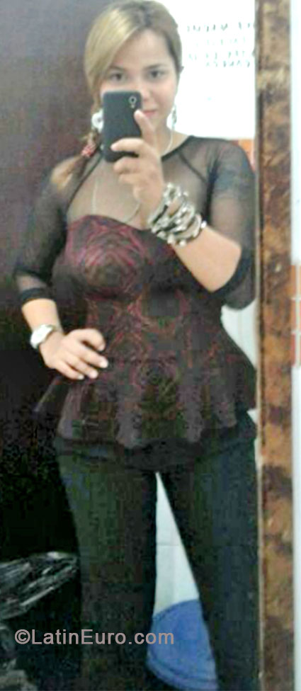Date this sensual Colombia girl Shirly from Bucaramanga CO14414