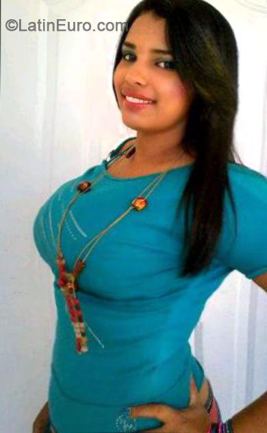 Date this athletic Dominican Republic girl Liliana from Moca DO17786