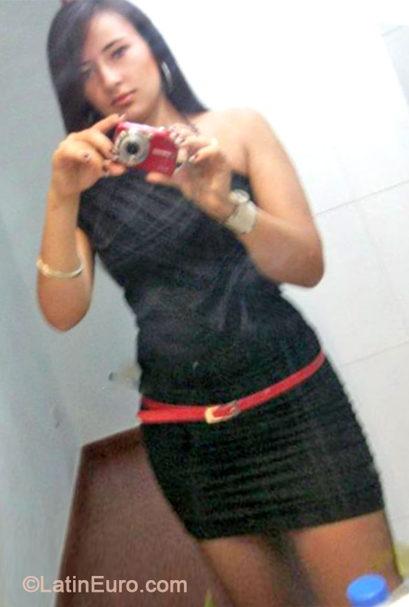 Date this charming Colombia girl Tatiana from Bogota CO14546
