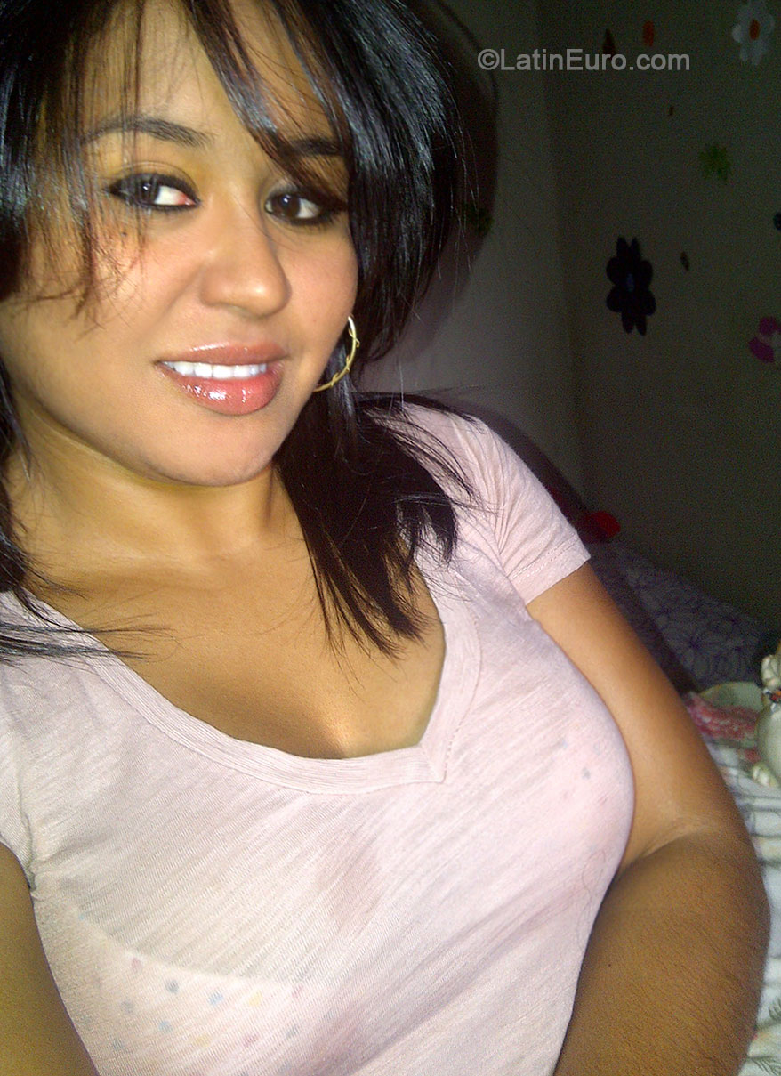 Date this fun Honduras girl Lizeth from Tegucigalpa HN906