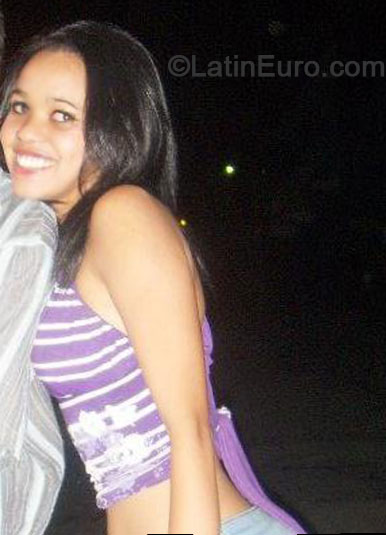 Date this delightful Brazil girl Amanda from Sao Paulo BR8324