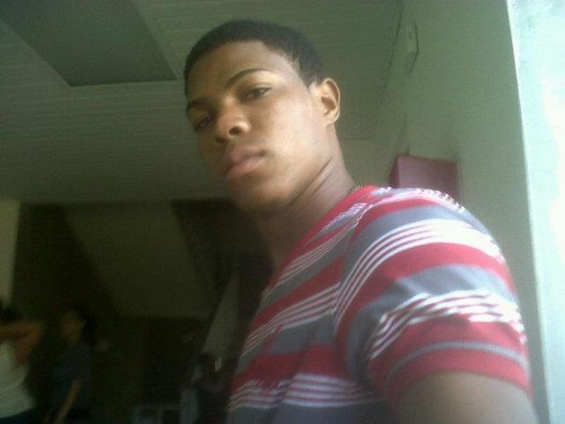 Date this hard body Dominican Republic man Anderson from Santo Domingo DO17933