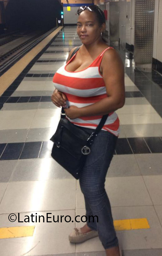 Date this passionate Dominican Republic girl Mildred diaz from Santo Domingo DO18283