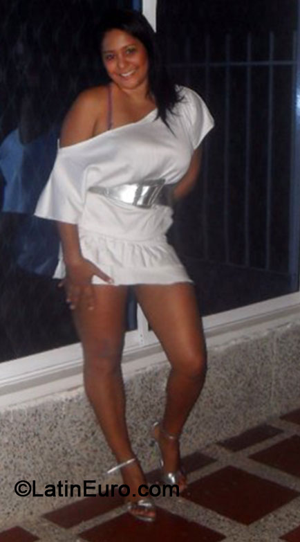 Date this exotic Colombia girl Mileidys from Santa Marta CO14600