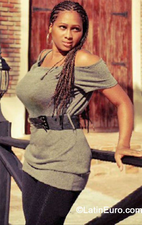 Date this sensual Dominican Republic girl Claris from Bavaro DO17988