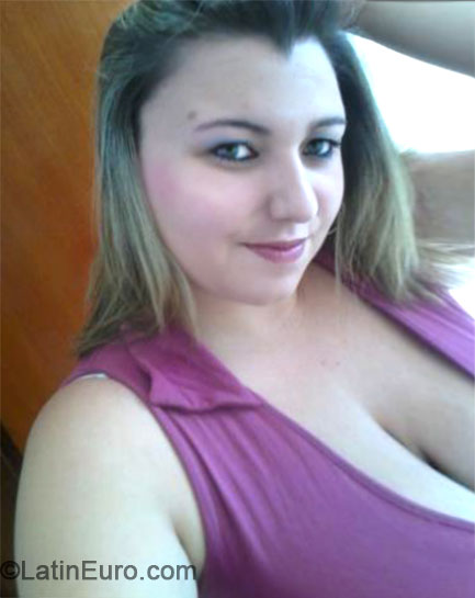Date this fun Brazil girl Luciana from Sao Jose Dos Campos BR8432