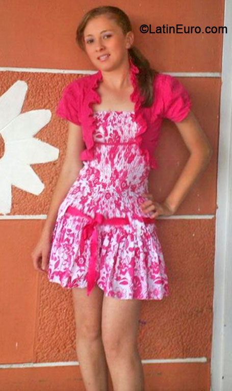 Date this good-looking Colombia girl Lina from Medellin CO14709