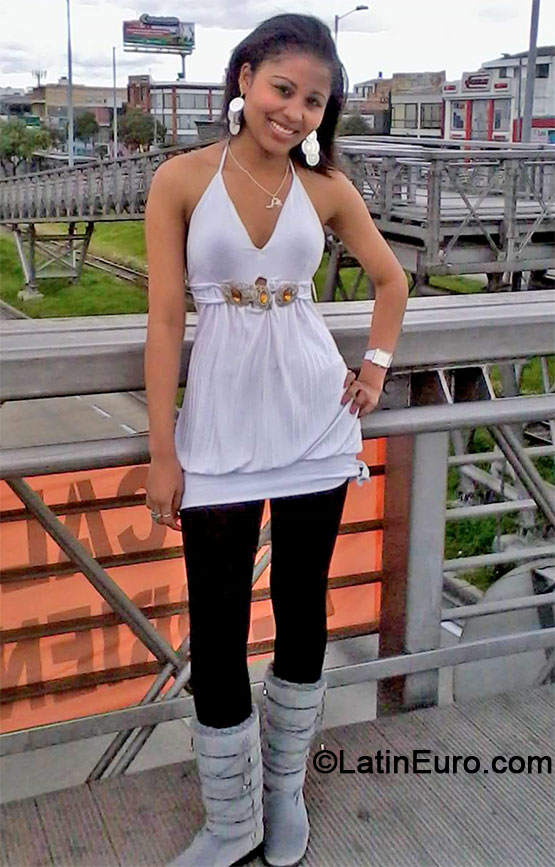 Date this foxy Colombia girl Angelica from Bogota CO14738