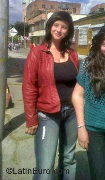 Date this nice looking Colombia girl Saida from Bogota CO14760
