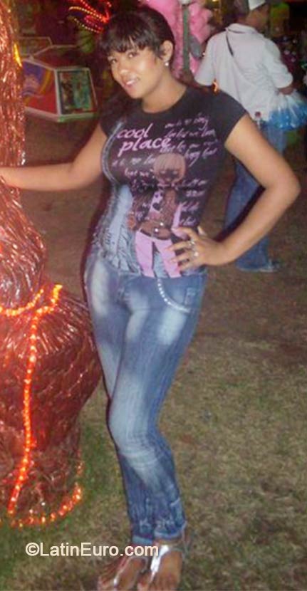 Date this passionate Colombia girl Andrea from Barranquilla CO14767