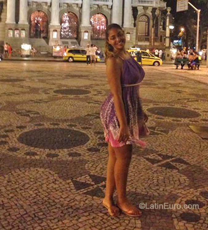 Date this athletic Brazil girl Michele from Sao Paulo BR8542