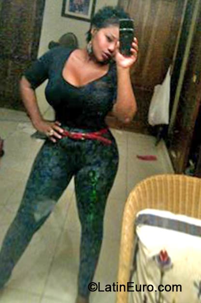 Date this foxy Dominican Republic girl Jairin from Santo Domingo DO18437
