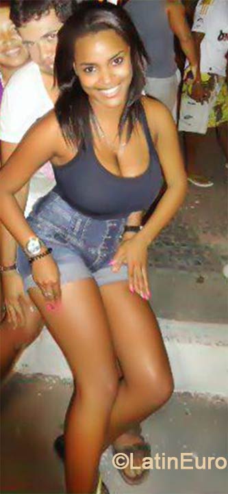 Date this delightful Brazil girl Daniela Araujo from Vitoria BR8638
