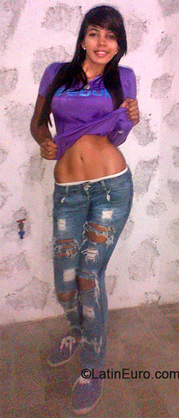 Date this delightful Venezuela girl Yine from Tinaquillo VE168