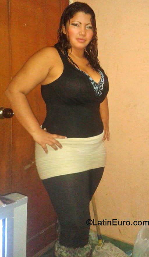 Date this voluptuous Colombia girl Laura from Cartagena CO14956