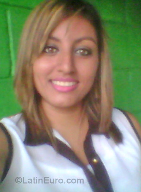 Date this lovely El Salvador girl Leticia from San Salvador SV65