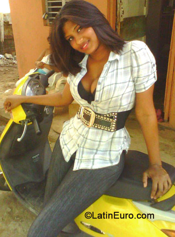 Date this cute Dominican Republic girl Katerin from Santo Domingo DO18671