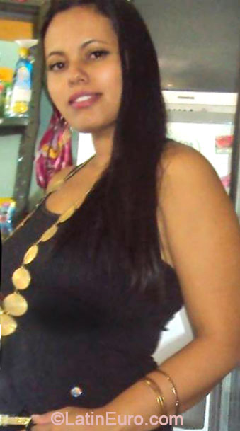 Date this nice looking Colombia girl Lina from Bogota CO15036
