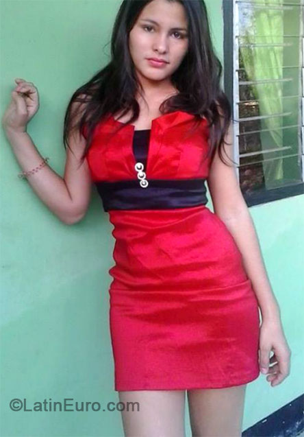 Date this foxy Colombia girl Laura from Bogota CO15051