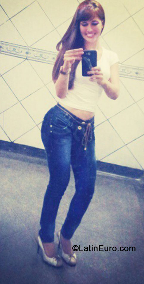 Date this gorgeous Brazil girl Adreli from Balneario Camboriu BR8751