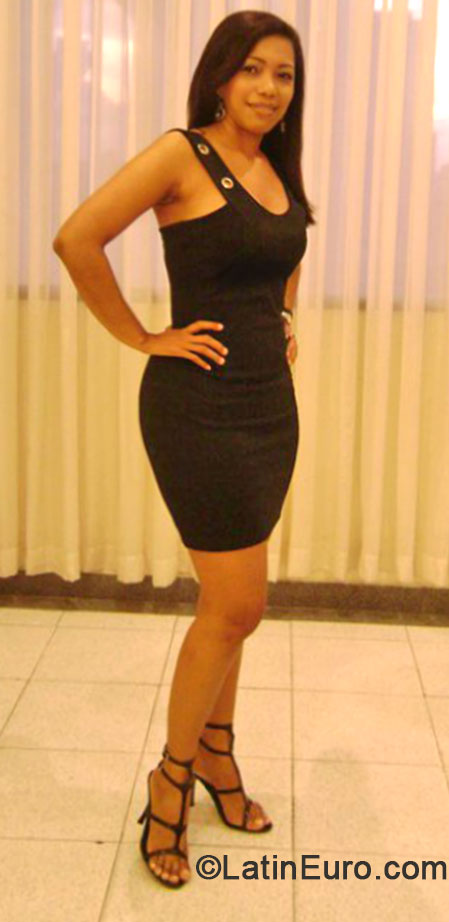 Date this young Colombia girl Erika from Barranquilla CO15151
