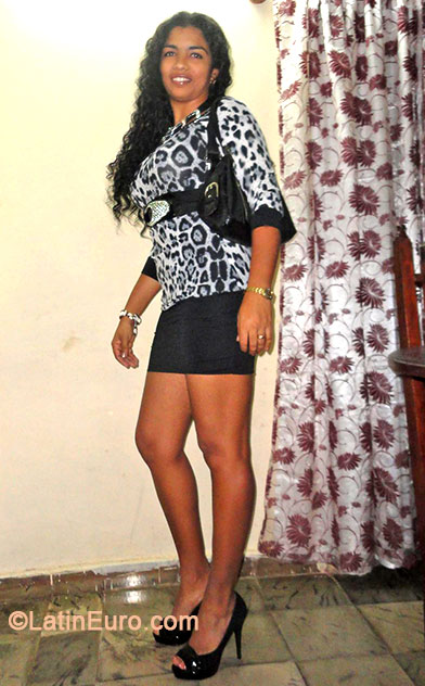 Date this stunning Cuba girl Yuli from Las Tunas CU49