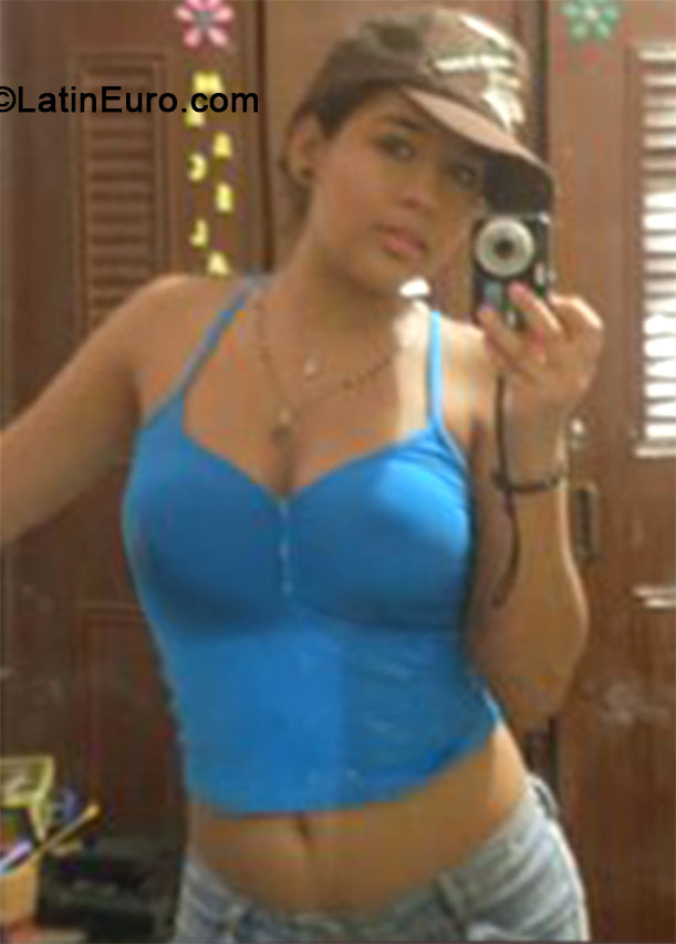 Date this funny Colombia girl Diana from Cali CO15158