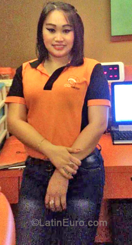 Date this sultry Philippines girl Fatima from Manila PH653