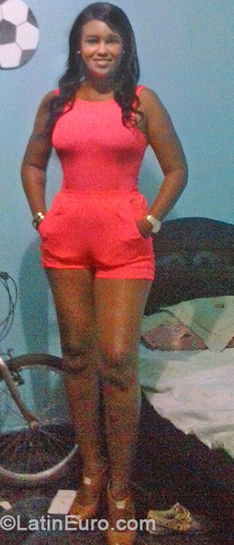 Date this cute Colombia girl Amelia from Cartagena CO15216