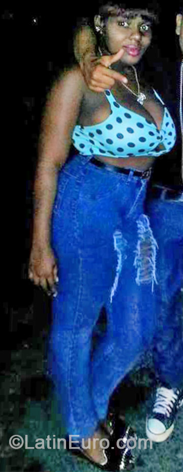 Date this cute Dominican Republic girl Yulissa from Santo Domingo DO19049