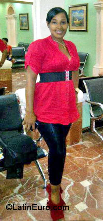 Date this happy Dominican Republic girl Yulia from San Pedro De Macoris DO19081