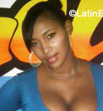 Date this tall Dominican Republic girl Indhira from Santo Domingo DO19084