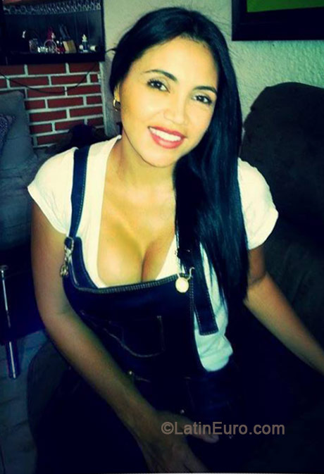 Date this lovely Colombia girl Claudia from Pasto CO15256