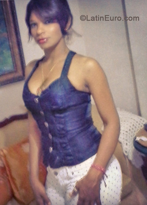 Date this fun Dominican Republic girl Miranda from Santiago DO19129