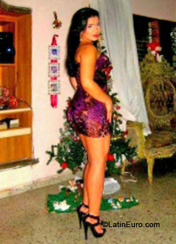 Date this pretty Colombia girl Alexandra from Barranquilla CO15282