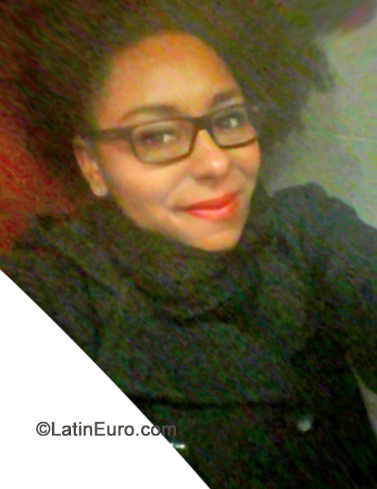 Date this lovely Brazil girl Cinthia from São Paulo BR8804