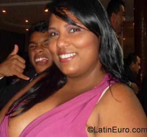 Date this charming Venezuela girl Yuliana from Maracaibo VE246