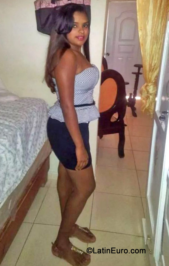 Date this sensual Dominican Republic girl Mabel from Santiago DO19203