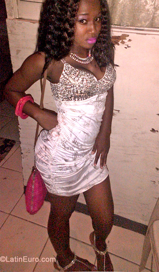 Date this fun Jamaica girl Kerry from Kingston JM1715