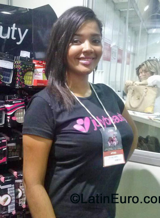 Date this happy Brazil girl Rayanea from Jaboatao Dos Guara BR8831