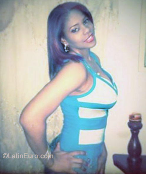 Date this delightful Dominican Republic girl Yury03 from Santo Domingo DO19297