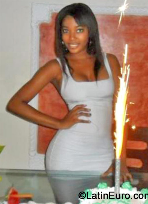 Date this passionate Colombia girl Dana from Bogota CO16634