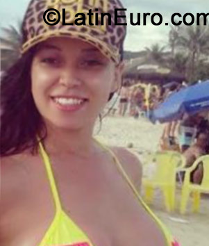 Date this nice looking Brazil girl Thais from Limeira BR8839