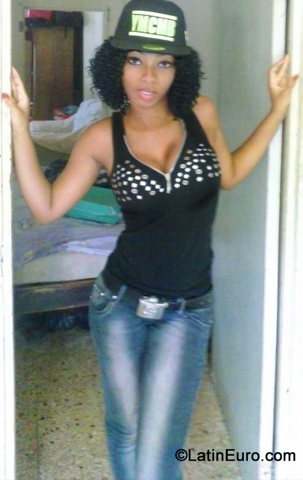 Date this foxy Jamaica girl Toni from Linstead JM1752