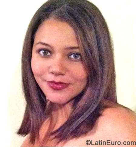 Date this nice looking Colombia girl Milena from Bogota CO15436